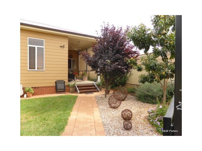 57 Bushman Street, Parkes NSW 2870