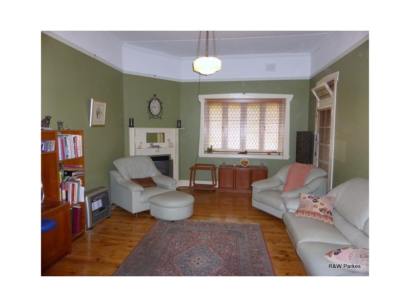 57 Bushman Street, Parkes NSW 2870