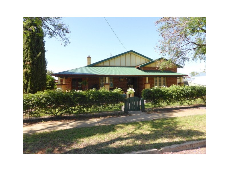31 Elizabeth Street, Parkes NSW 2870