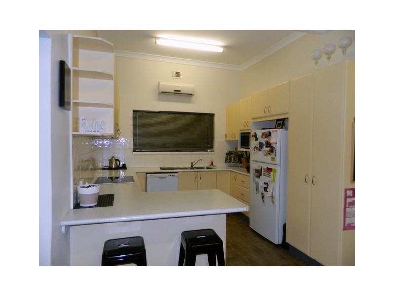 37 East Street, Parkes NSW 2870