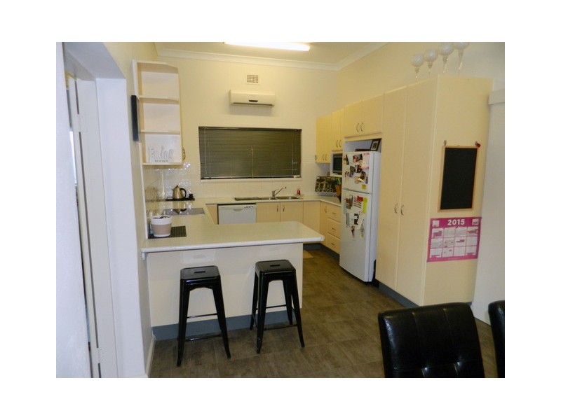37 East Street, Parkes NSW 2870