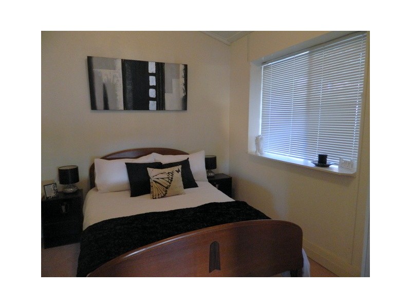 37 East Street, Parkes NSW 2870