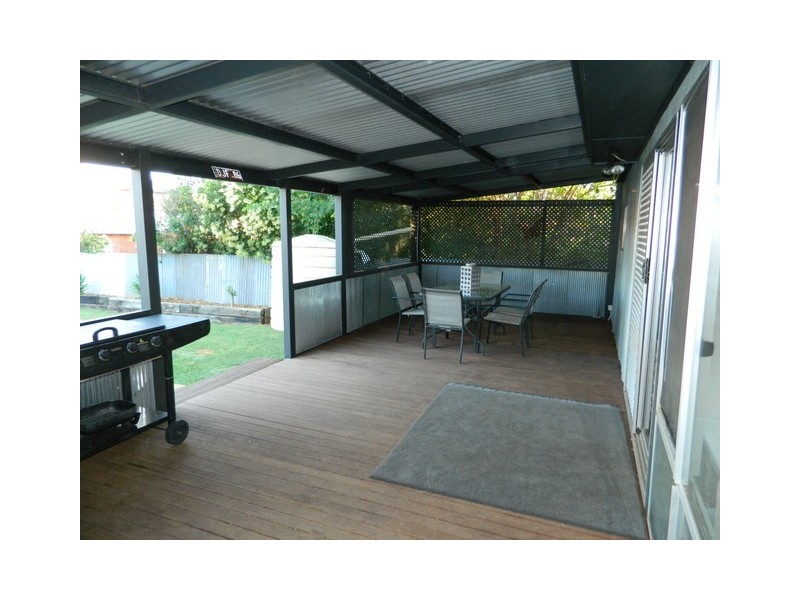 37 East Street, Parkes NSW 2870