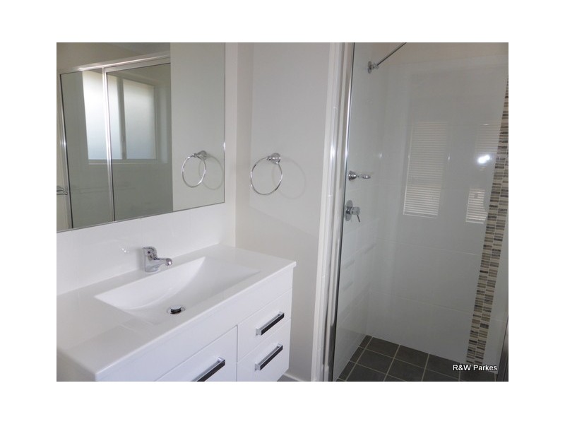 3 Eloura Place, Parkes NSW 2870