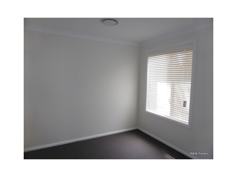 3 Eloura Place, Parkes NSW 2870