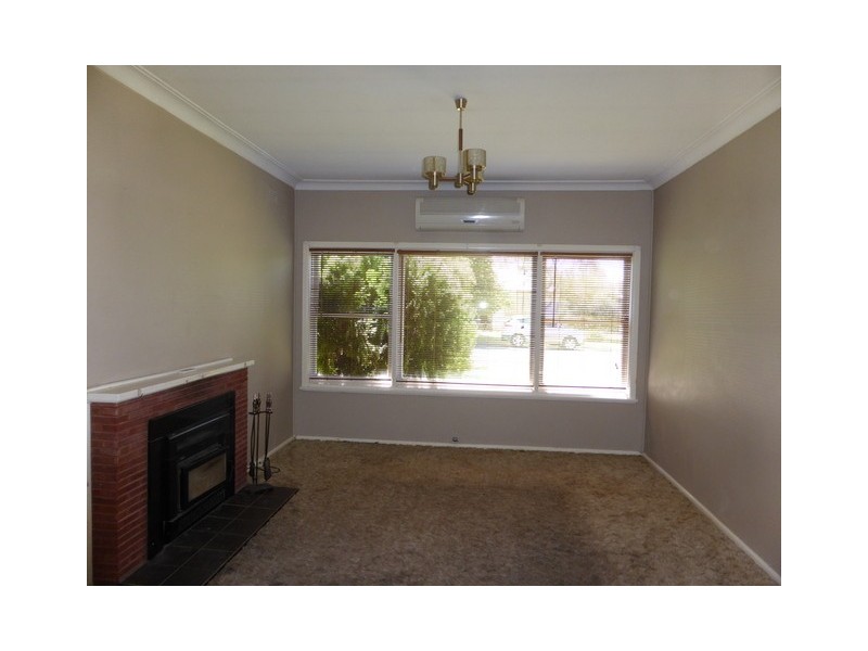 10 Wattle Street, Parkes NSW 2870