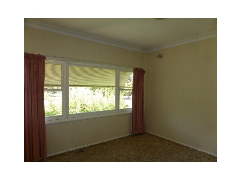 10 Wattle Street, Parkes NSW 2870
