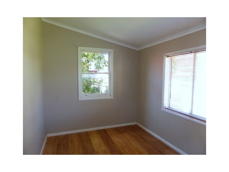10 Wattle Street, Parkes NSW 2870