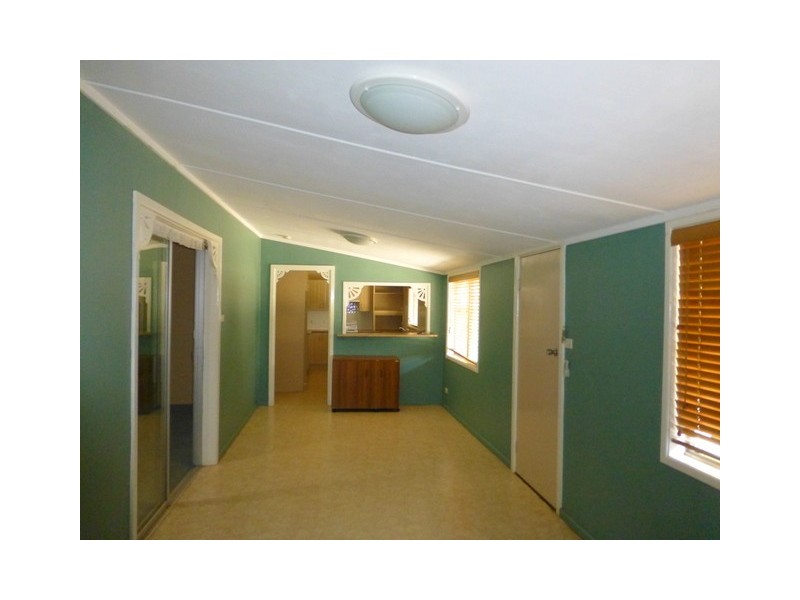 13 Carrington Street, Parkes NSW 2870