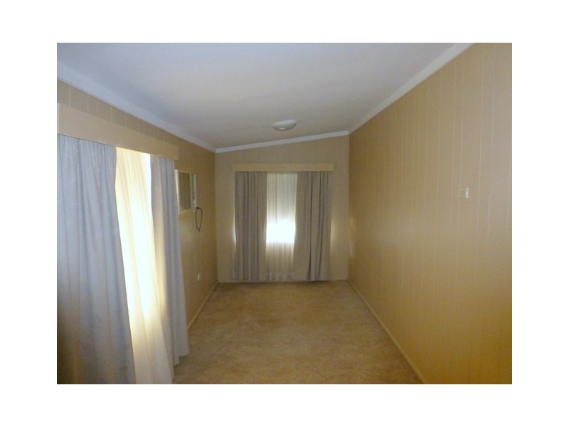 13 Carrington Street, Parkes NSW 2870