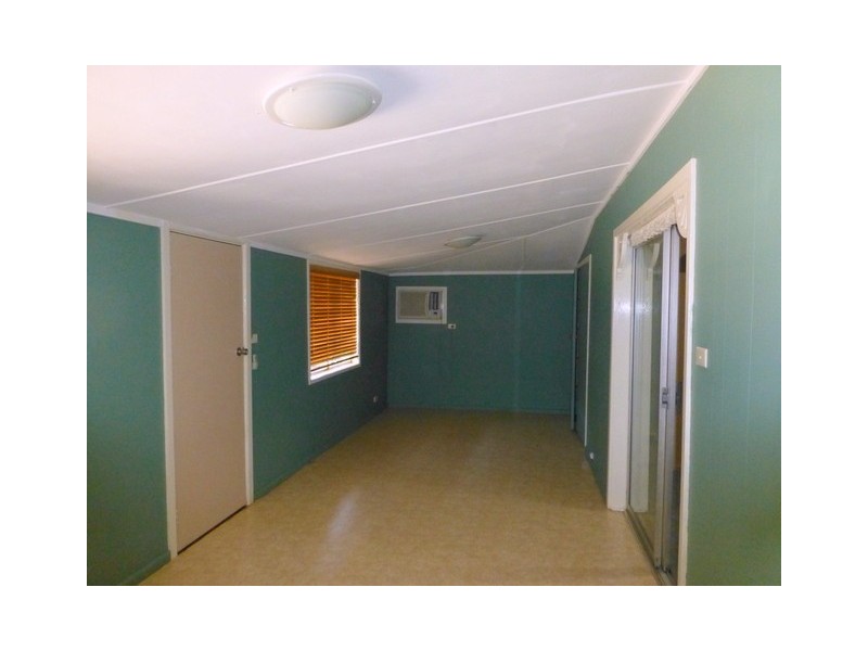13 Carrington Street, Parkes NSW 2870