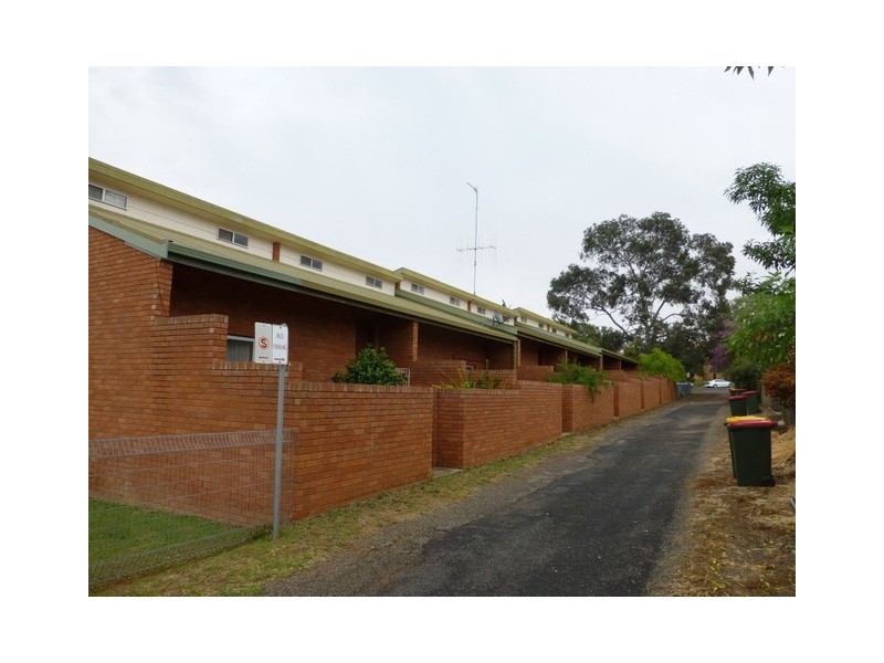 11 Albert Street, Parkes NSW 2870