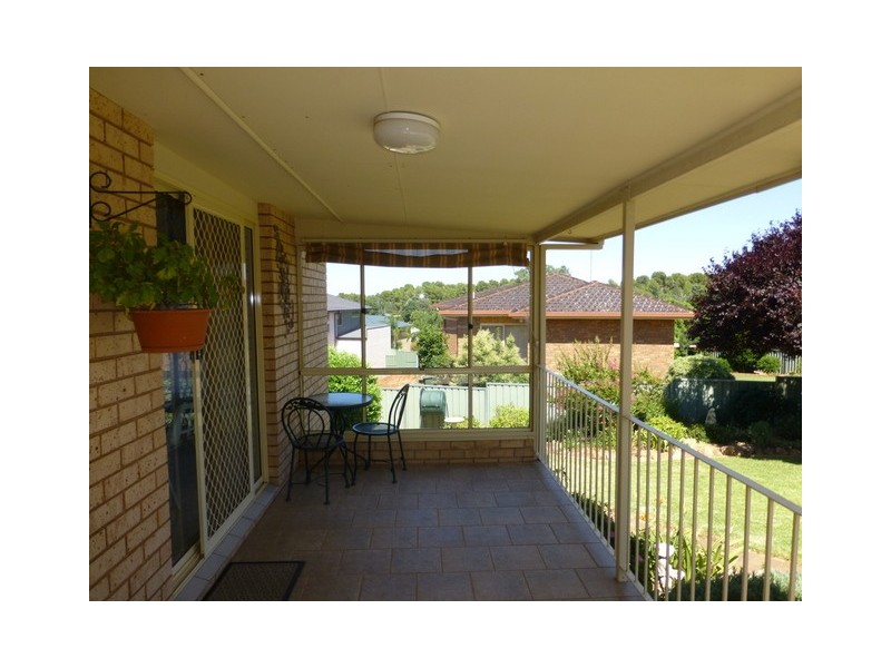 4 Glenburnie Close, Parkes NSW 2870