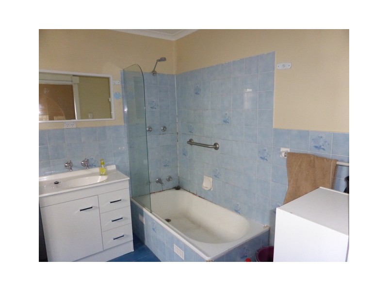 4 High Street, Parkes NSW 2870