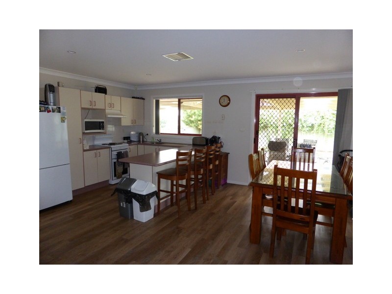 7 Banjo Place, Parkes NSW 2870