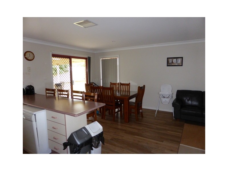 7 Banjo Place, Parkes NSW 2870