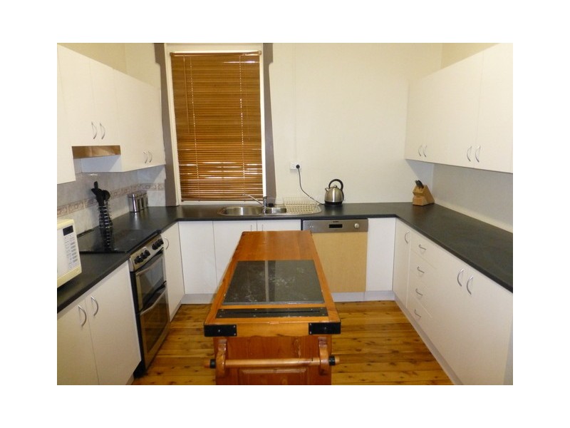 1 Keast Street, Parkes NSW 2870