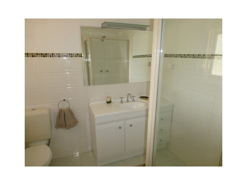 1 Keast Street, Parkes NSW 2870