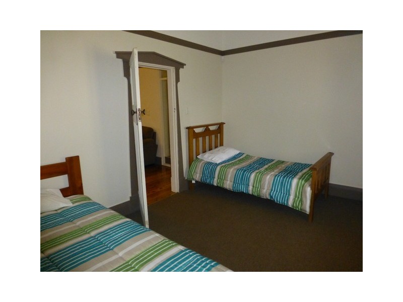 1 Keast Street, Parkes NSW 2870