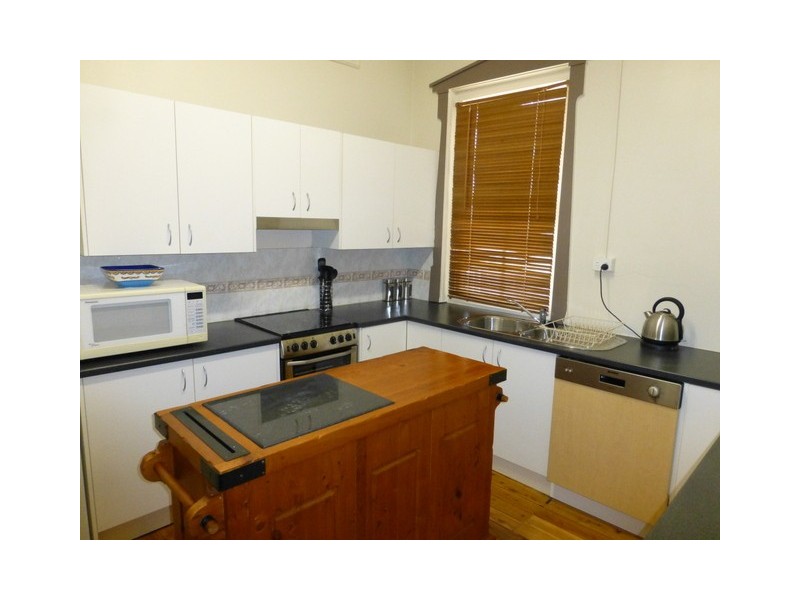 1 Keast Street, Parkes NSW 2870