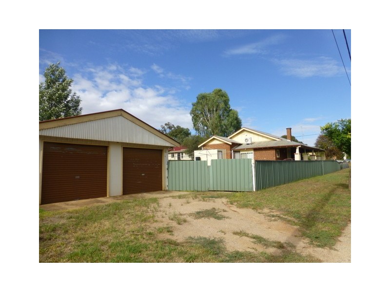 1 Keast Street, Parkes NSW 2870
