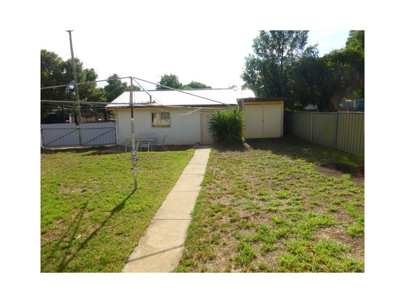 1 Keast Street, Parkes NSW 2870