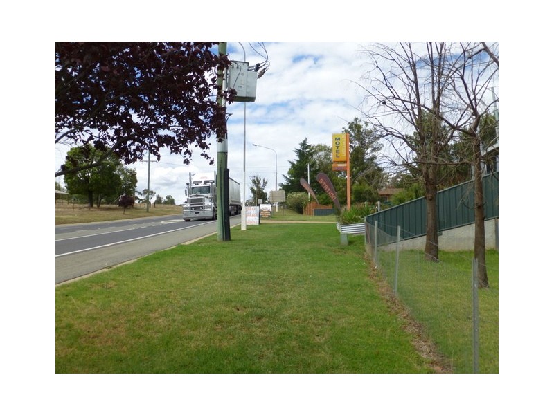 80 Peak Hill Road, Parkes NSW 2870