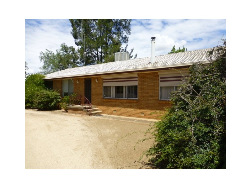 45 Kelly Road, Parkes NSW 2870