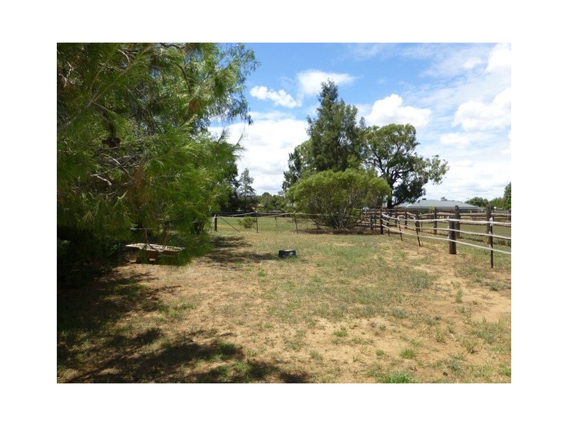 45 Kelly Road, Parkes NSW 2870