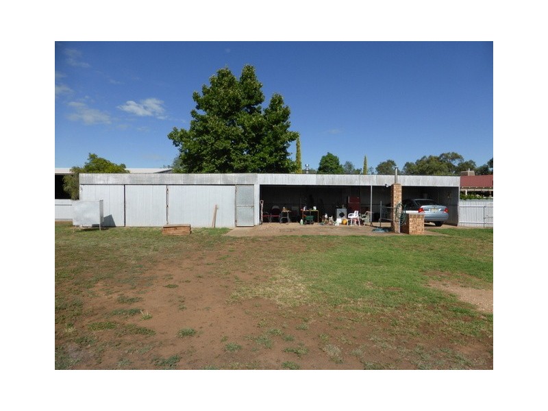 111 Cheney Road, Parkes NSW 2870