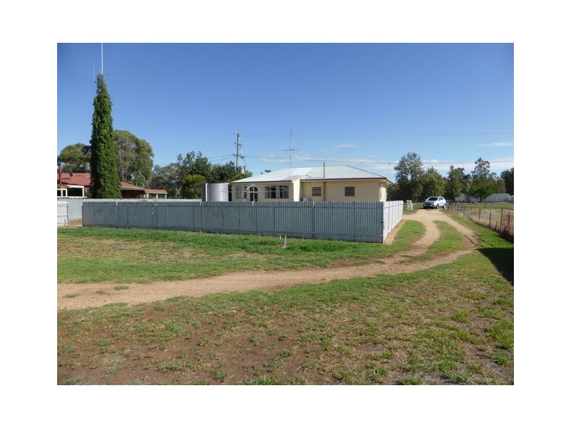 111 Cheney Road, Parkes NSW 2870