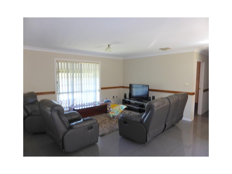 1 Glenburnie Close, Parkes NSW 2870