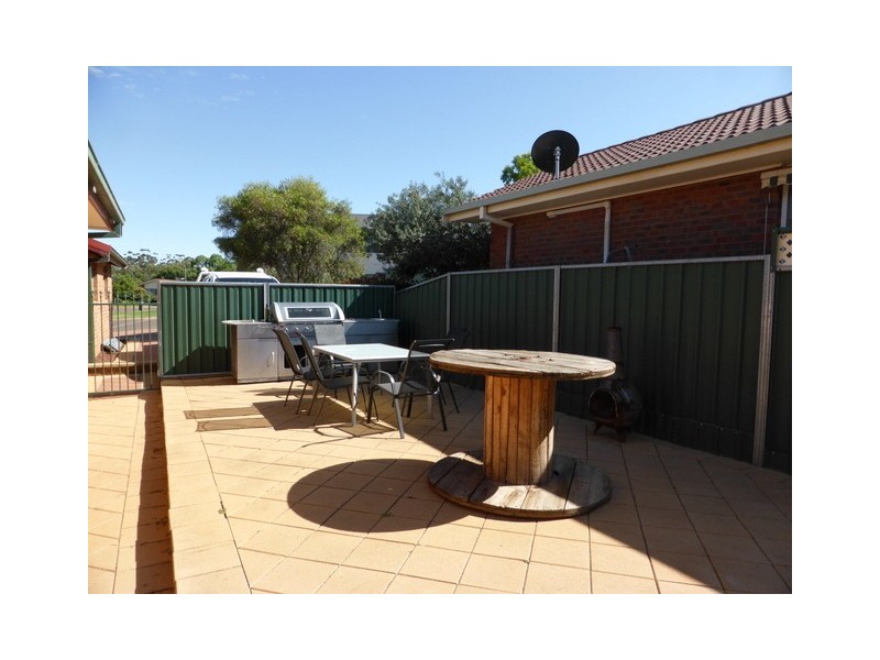 1 Glenburnie Close, Parkes NSW 2870
