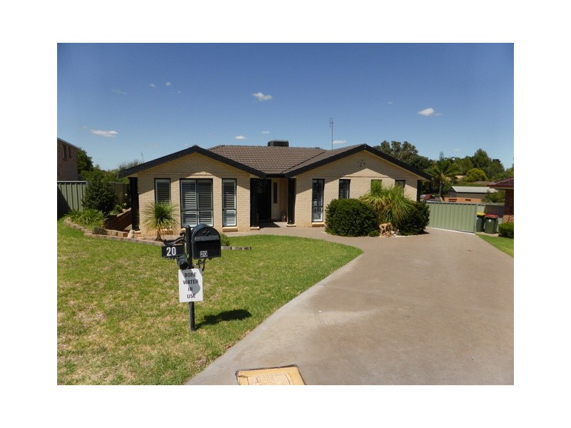20 Glenburnie Close, Parkes NSW 2870