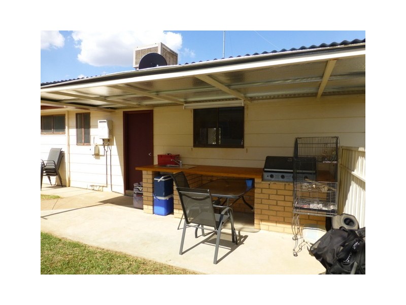 2 Werona Place, Parkes NSW 2870