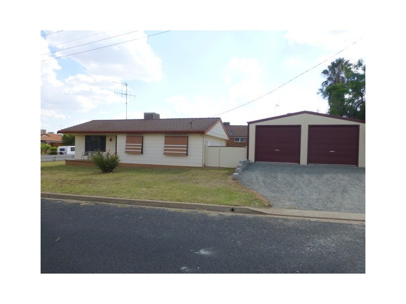 2 Werona Place, Parkes NSW 2870