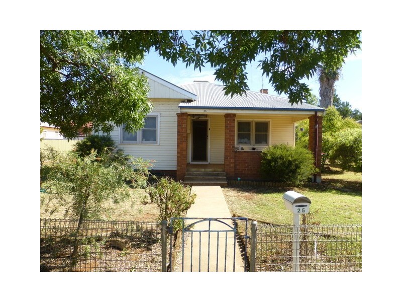25 Clarinda Street, Parkes NSW 2870