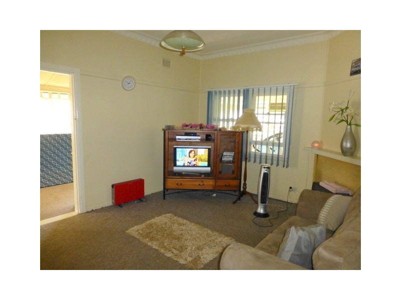 25 Clarinda Street, Parkes NSW 2870