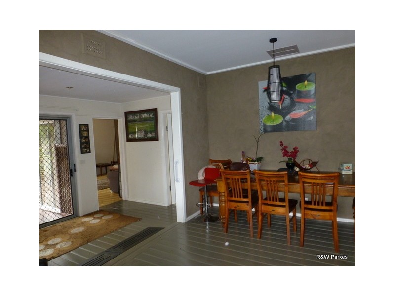 1 Wattle Street, Parkes NSW 2870