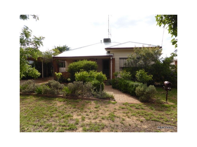 12 Weston Street, Parkes NSW 2870