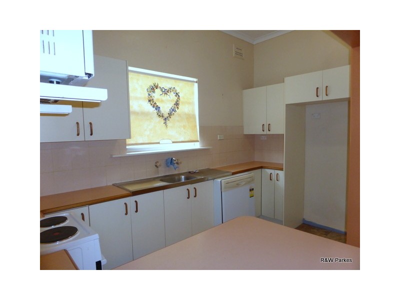 12 Weston Street, Parkes NSW 2870