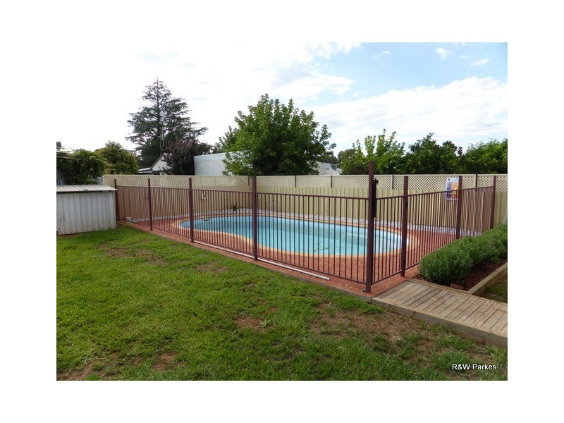 12 Weston Street, Parkes NSW 2870