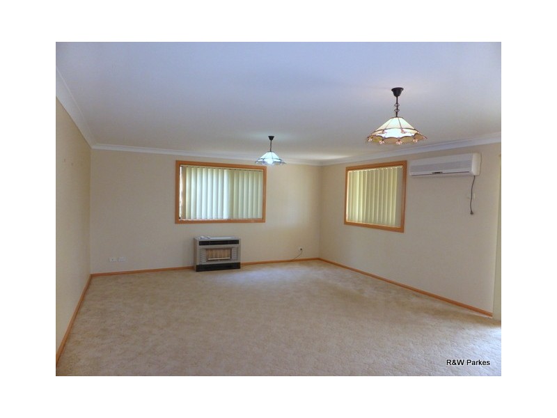 12 Weston Street, Parkes NSW 2870