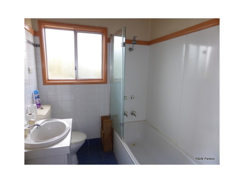 12 Weston Street, Parkes NSW 2870