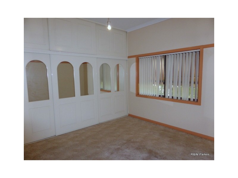 12 Weston Street, Parkes NSW 2870