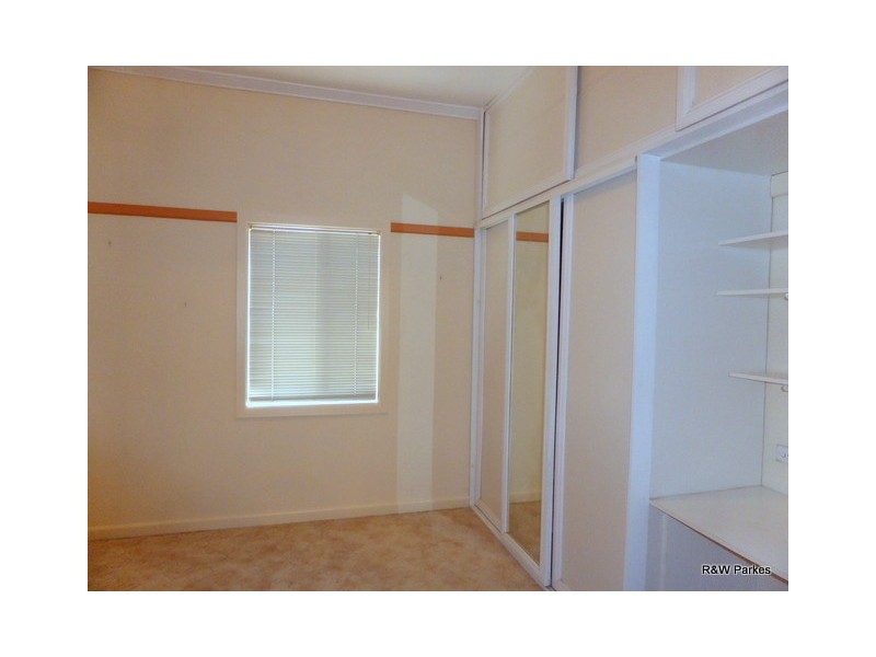 12 Weston Street, Parkes NSW 2870