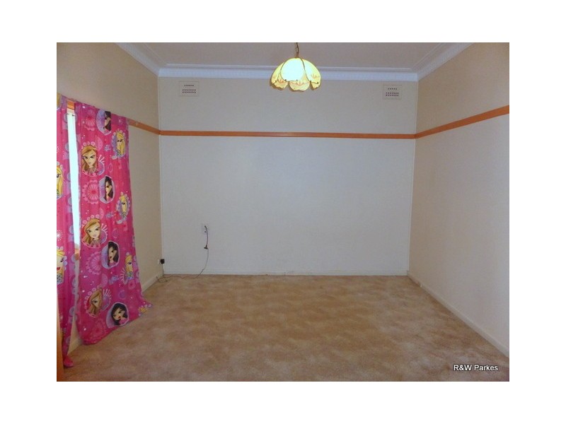 12 Weston Street, Parkes NSW 2870