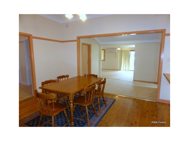 12 Weston Street, Parkes NSW 2870