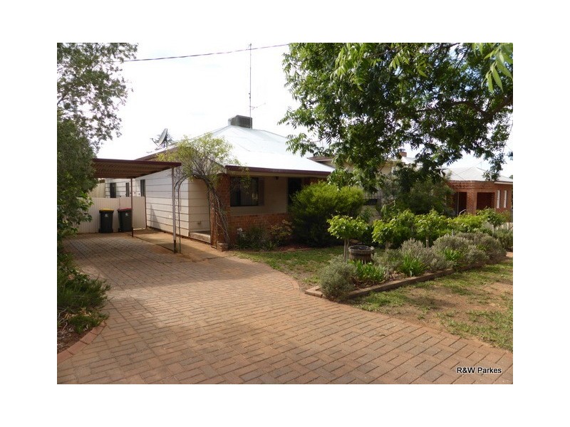 12 Weston Street, Parkes NSW 2870