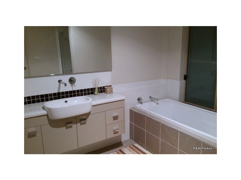 3 Gold Rush Road, Parkes NSW 2870